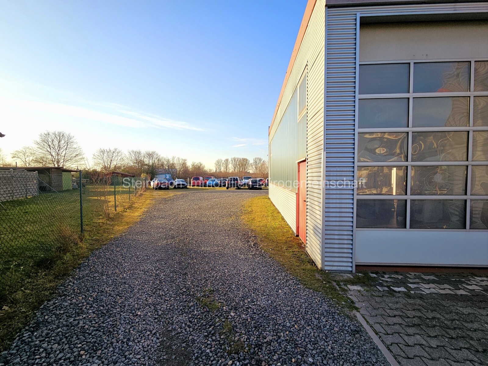 Zuwegung hinterer Parkplatz Zuwegung hinterer Parkplatz