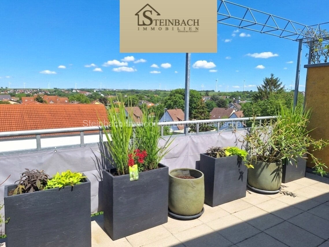 Maisonette mit Dachterrasse: Wohnen über den Dächern von Wörrstadt!! 